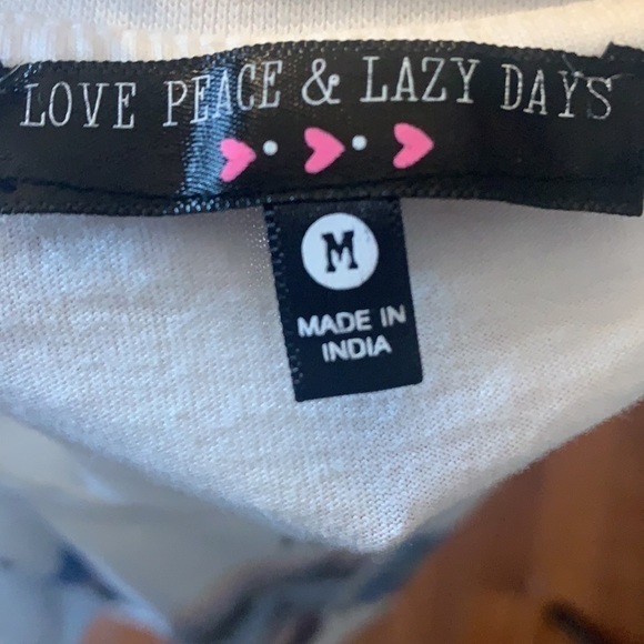 Love, Peace & Lazy Days Crop Tee Sz Medium - Picture 5 of 5